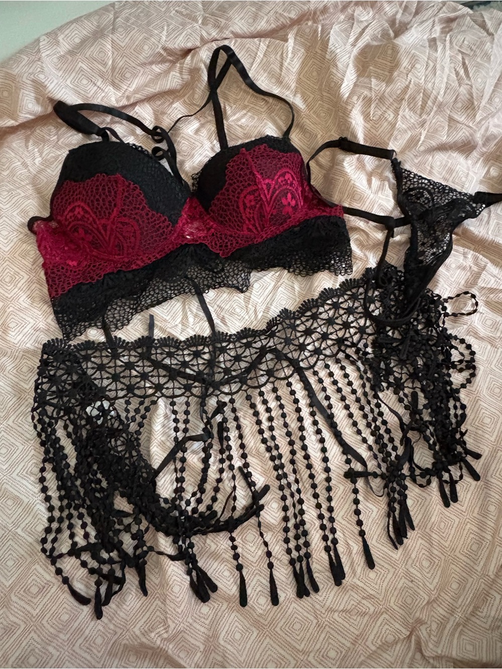 Gorgeous 3-Piece Lace Lingerie Set